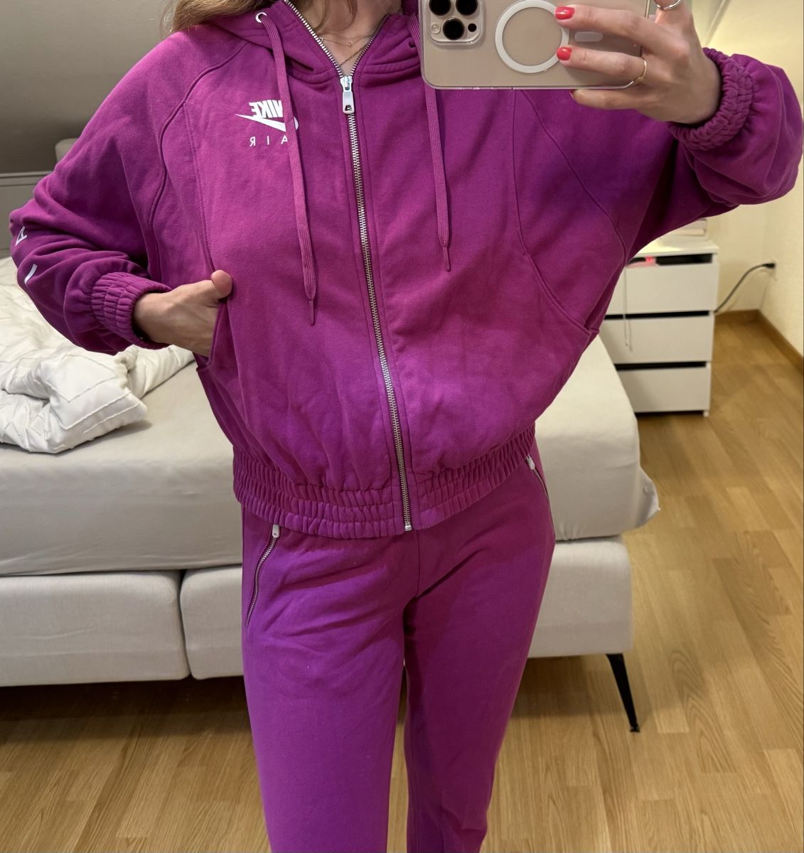 Nike Anzüge & Kostüme: Nike Trainingsanzug pink – Gebraucht aus Oberhofen Thun'see von KeleshC 2