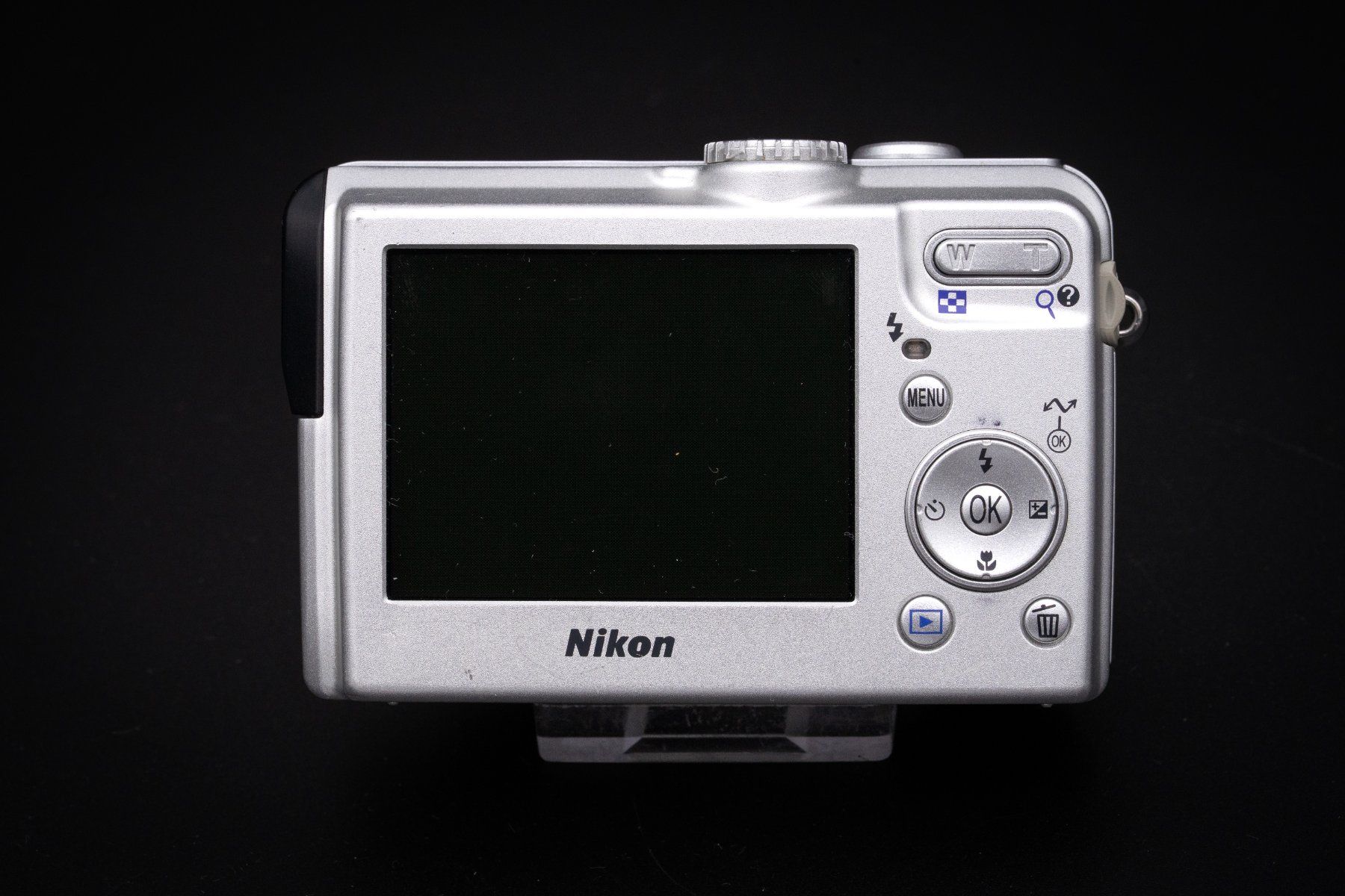 Nikon Fotocamera: Nikon Coolpix P2 – Usato da Gümligen venduto da glu_tpv2 5