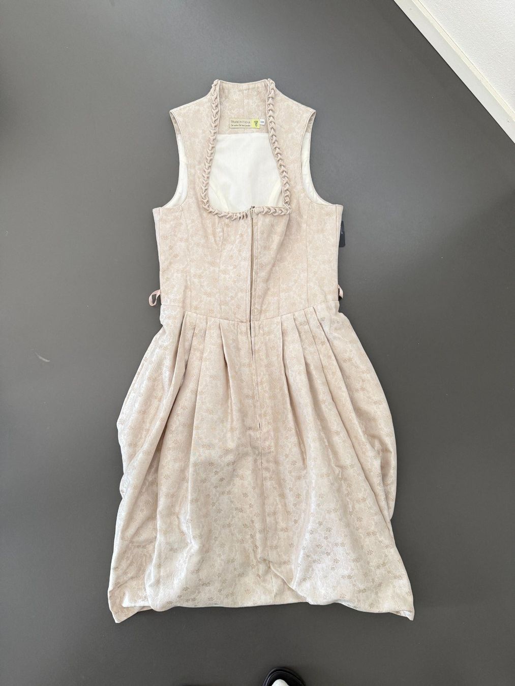 Costumi: Top-Dirndl inkl. Schürze & Bluse | beige | Gr. 38 – Nuovo e nell'imballaggio originale da Zürich venduto da chrirana 3