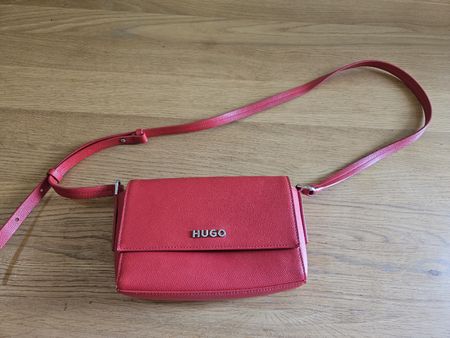 Tasche rot Leder Hugo guter Zustand