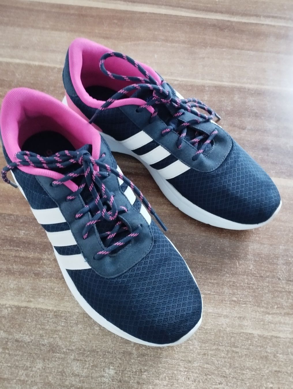 Adidas Scarpe da donna: Turnschuhe adidas Gr 40 – Usato da Niedergesteln venduto da Dekoat