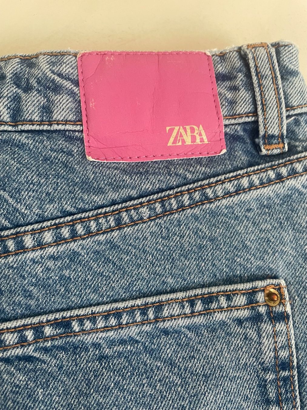 Zara Jeans: Zara  - Shorts - Jeans – D'occasion à Minusio par Pink222