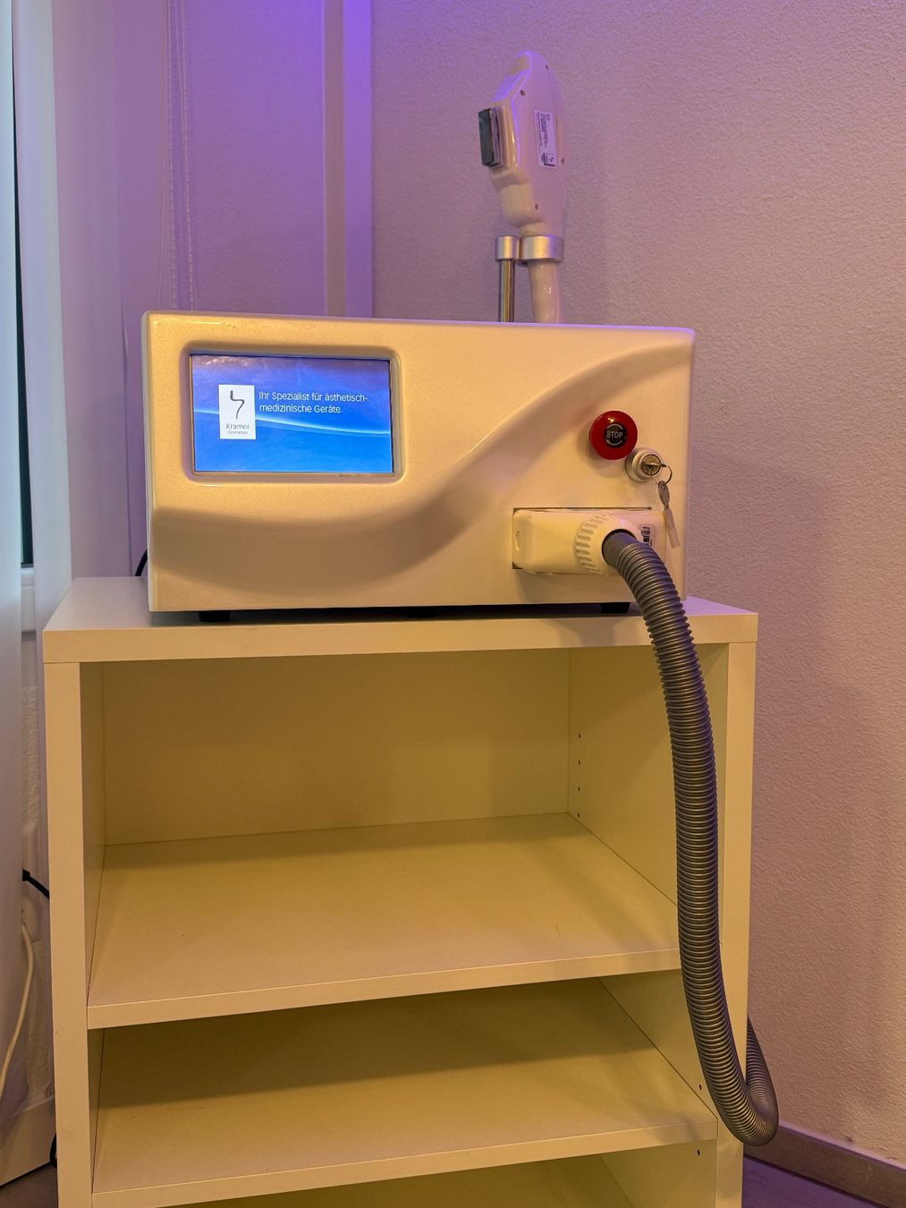 Lampade: IPL Laser – Usato da Thalwil venduto da Cinderela-Kosmetik