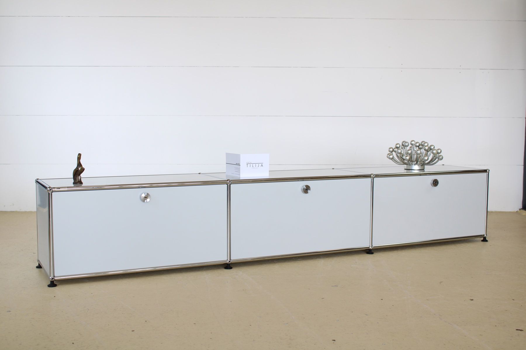 USM Cassettiere: USM Lowboard  Lichtgrau – Usato da Meinisberg venduto da atelier_TILIJA 4