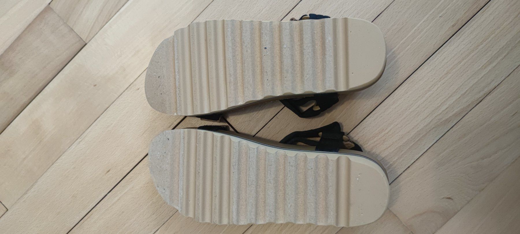 Scarpe da donna: Reef Sandalen Gr.  37.5 – Usato da Olten venduto da Meae 2