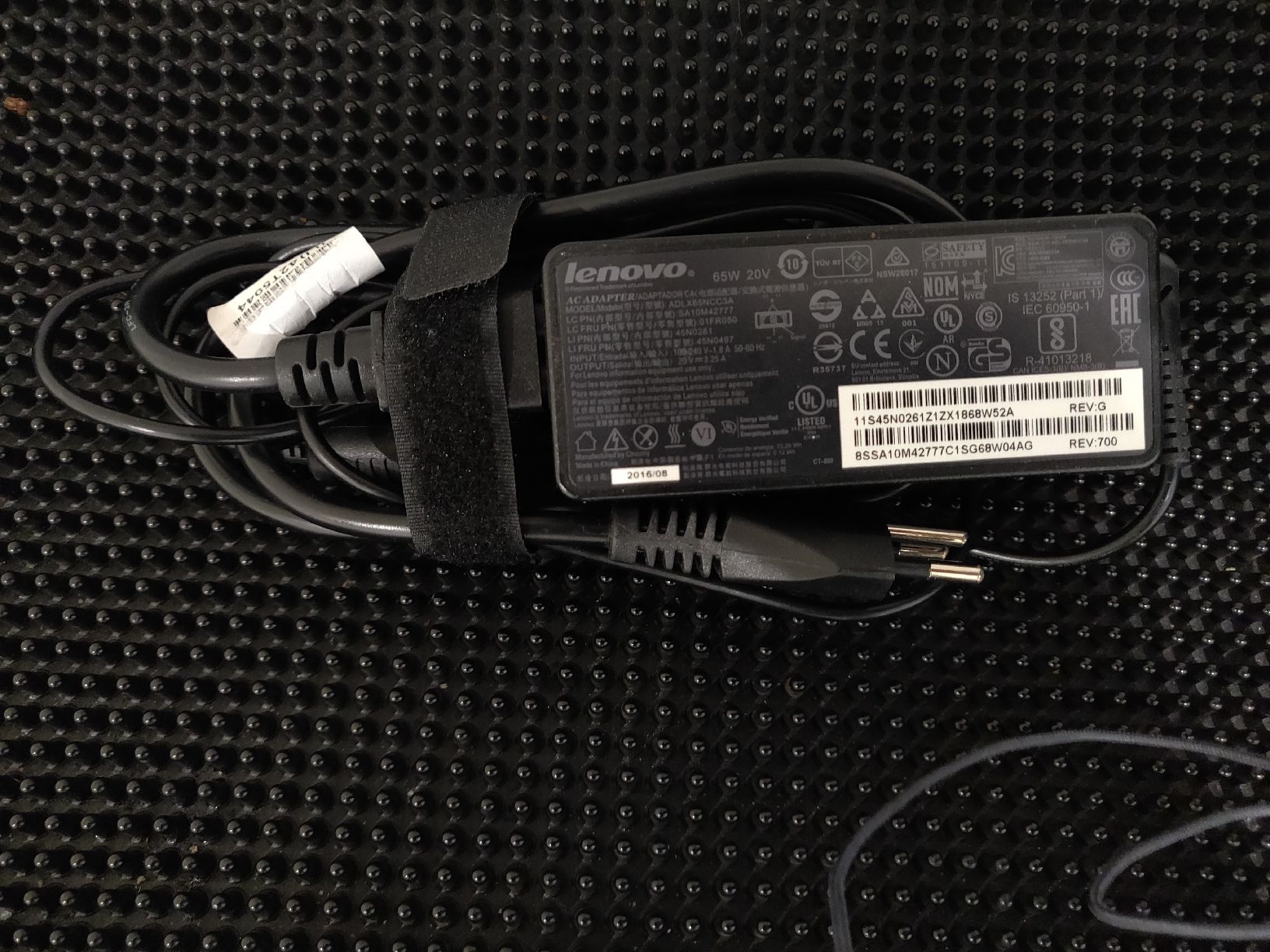 Lenovo Caricabatterie: Lenovo Netzteil 65W square tip – Usato da Flawil venduto da rcnkr