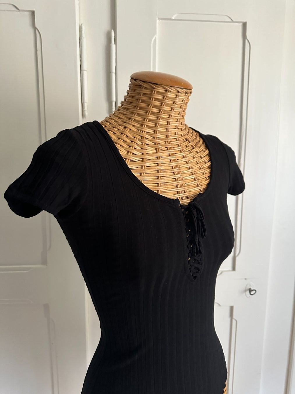 H&M T-shirt: T-Shirt schwarz gestreift - XS – Usato da Zürich venduto da Diazaio 1