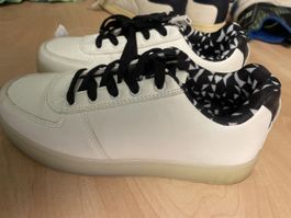 Neuwertige weisse blinkende  Kidz Sneaker Gr.35