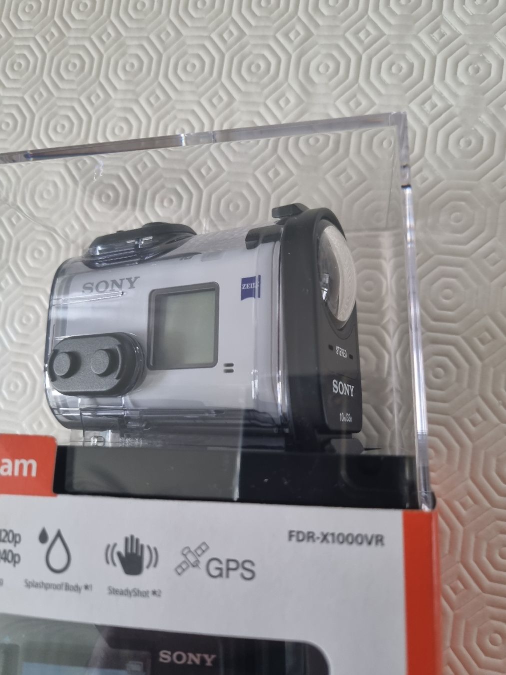 Sony Videocamere: Kleine Videokamera von Sony – Nuovo e nell'imballaggio originale da Unterägeri venduto da Ferreira_81 1