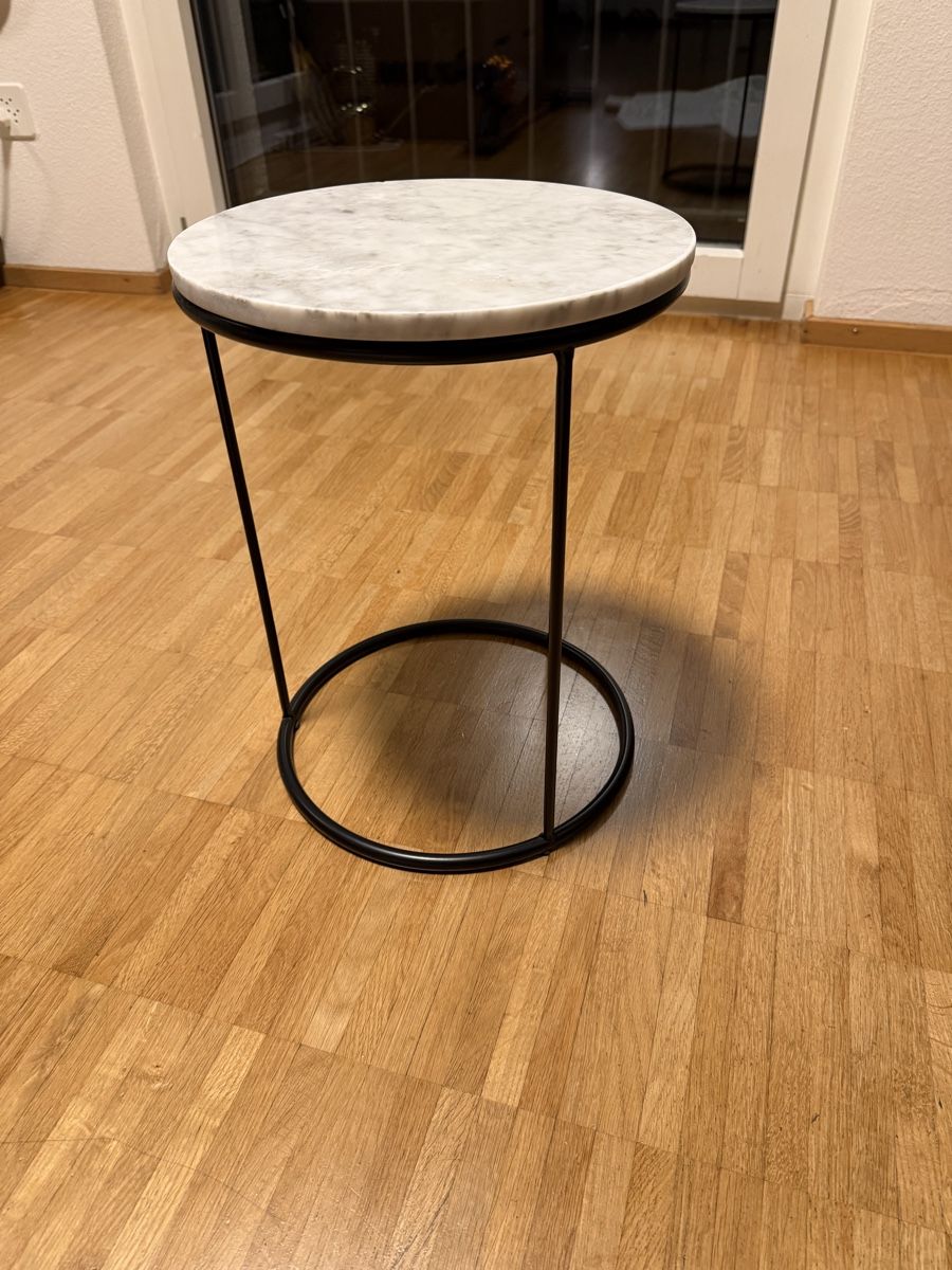 Comodini: Beistelltisch mit Marmorplatte – Usato da Zürich venduto da T_Lot 1