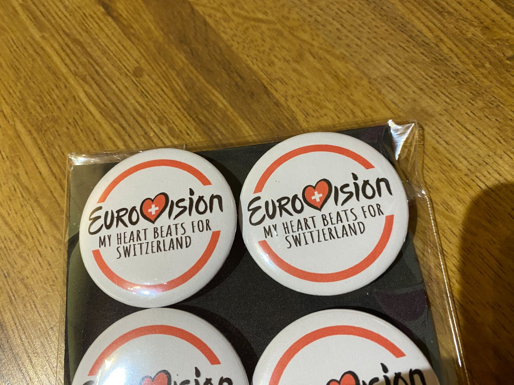 Placchette & Badge: Eurovision Ansteck Badges! – Nuovo e nell'imballaggio originale da Basel venduto da VinylLover68 4