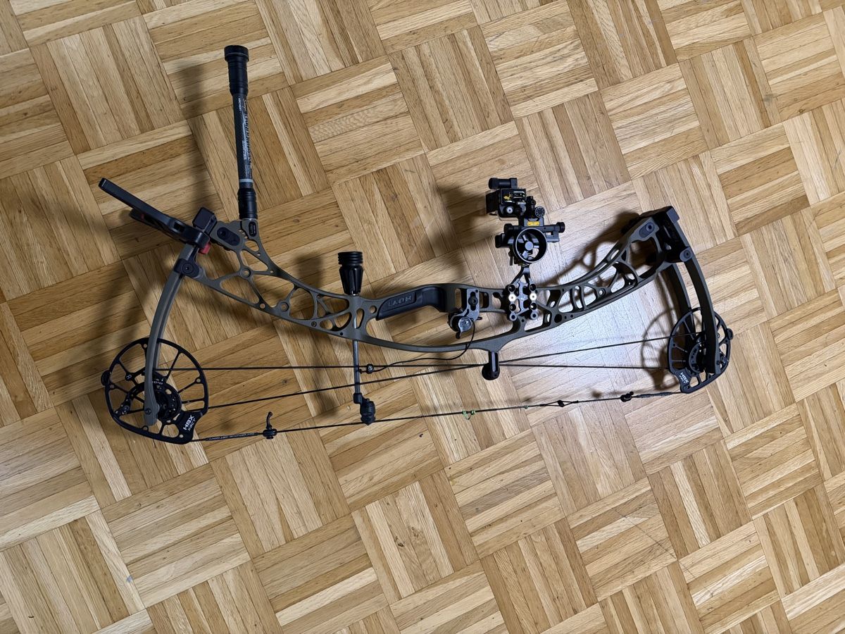 Hoyt Tiro con l'arco: LH Compound Hoyt Alpha X 33 – Usato da Dietikon venduto da Winkeldieb 1