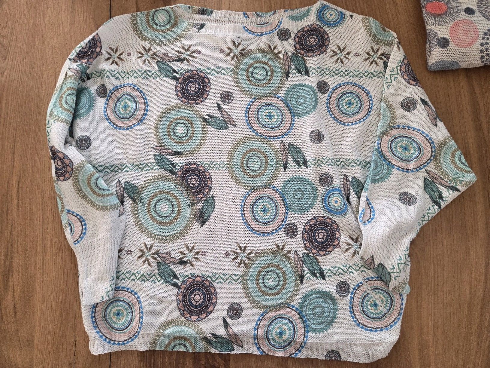 Pullover & Sweatshirts: Damen Pullover gemustert  – Gebraucht aus Boniswil von Motze0