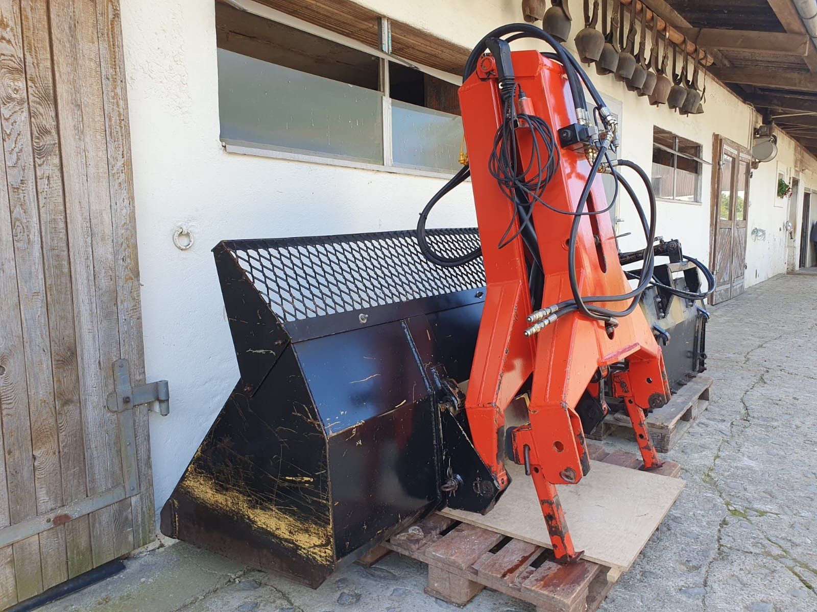 Tutte le macchine: Farmilader/ Frontlader – Usato da Meinisberg venduto da Volvo40t4