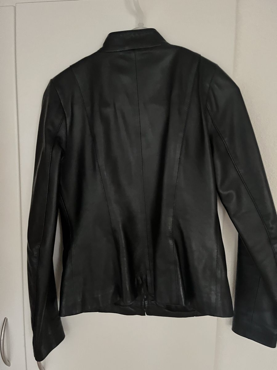 Giacche: Schwarze Lederjacke Gr. M, wie neu – Usato da Wädenswil venduto da Iana32 2