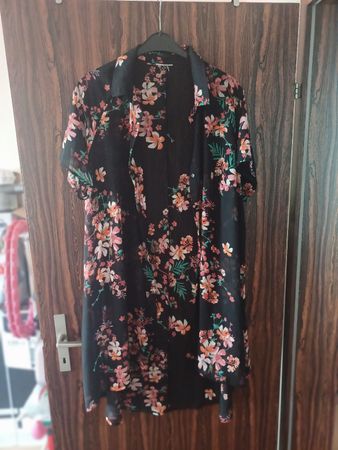 Leichtes Blusensommerkleid mit Blumenprint