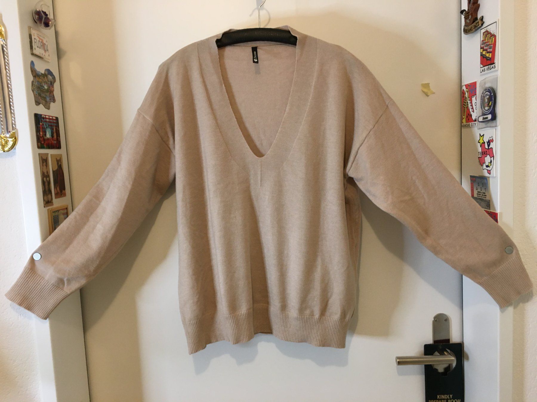 Maglioni & Felpe: Damenpullover Gr.: L, schöne beige Farbe ,V-Ausschnitt, NEU – Nuovo e nell'imballaggio originale da Heerbrugg venduto da dwfg 1