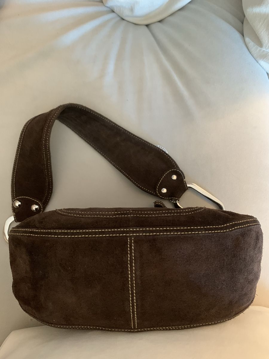 Guess Taschen für Damen: Guess Wildleder Tasche  – Gebraucht aus Bergdietikon von zor_856j 4