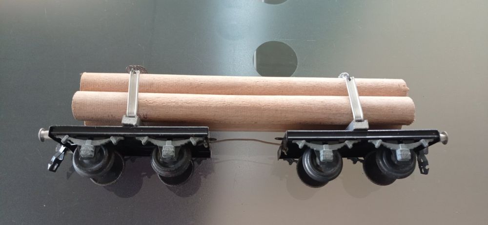 Busch Feldbahn Elektrolokomotive H0f Drehgestell-Langholzwagen