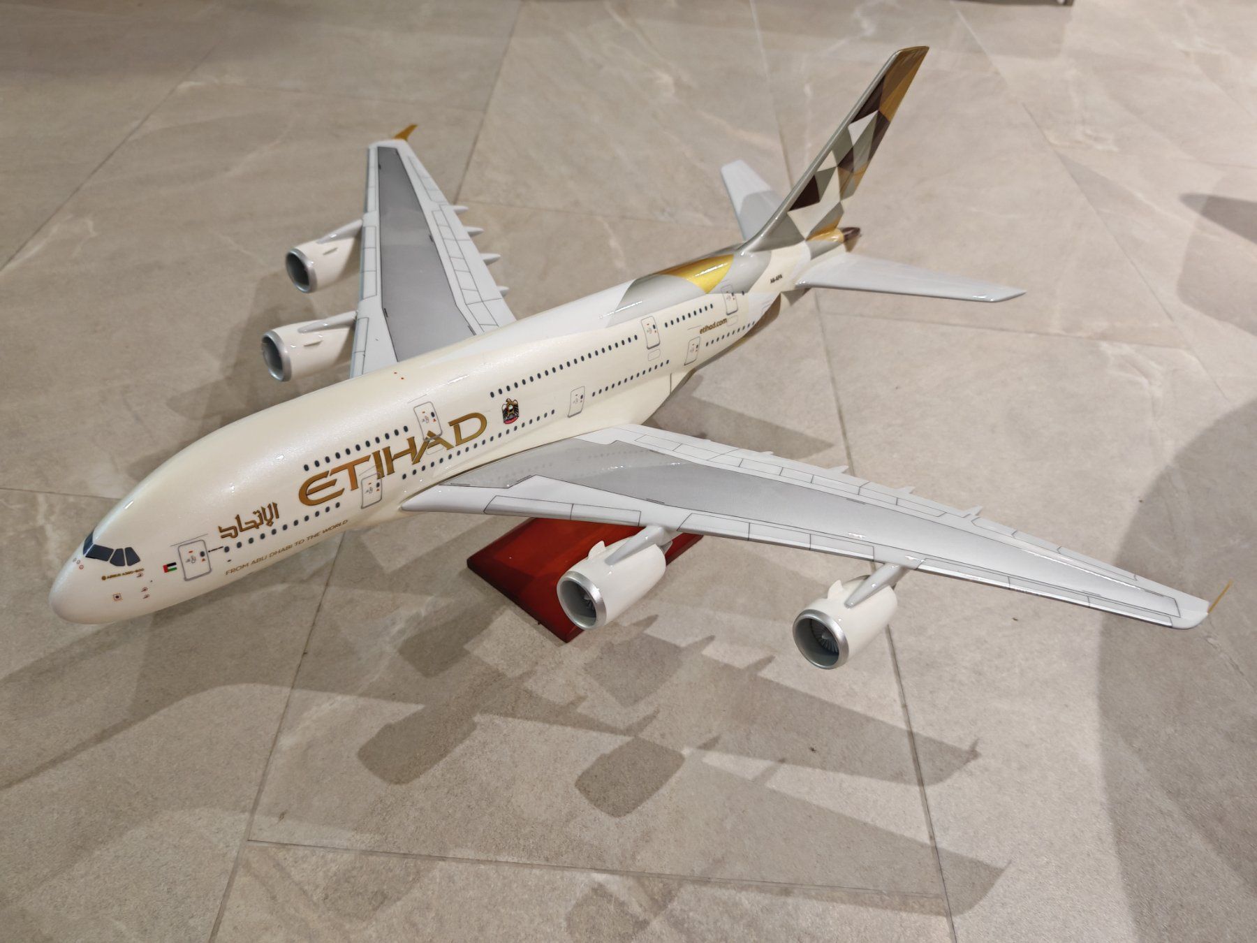 Airbus Kit di modellismo & Modellini statici: Zwei A380-800 1:100 - ETIHAD + Emirates – Usato da Rancate venduto da leoshopshop 5
