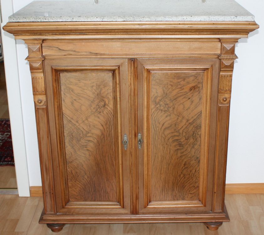 Antike Kommode / Vertigo mit Marmorplatte ab Fr. 1.- !!! (Gebraucht) in ...