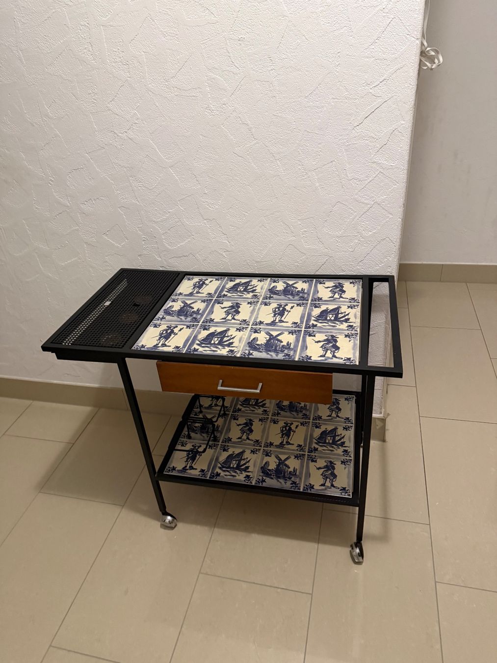 Carrelli di servizio: Servierwagen / Barwagen – Usato da Ebikon venduto da Mirakel3 1