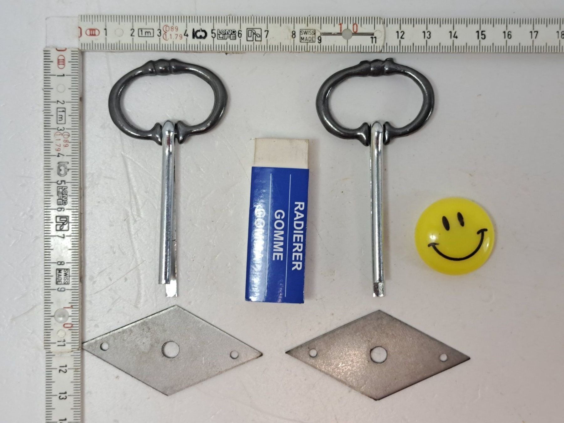 Lucchetti: 2 Möbel Fall Griffe, Antik Style, Eisen (LOT3035#MBS3) – Nuovo (secondo la descrizione) da Baar venduto da rocca268 7