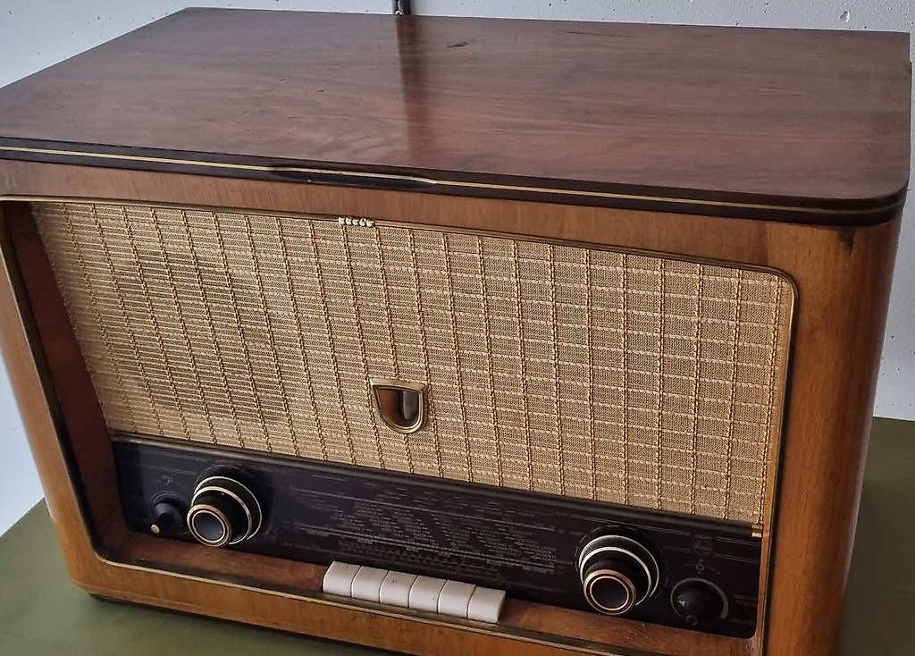Radio: Radio vintage – Usato da La Chaux-de-Fonds venduto da RICAMAW 1