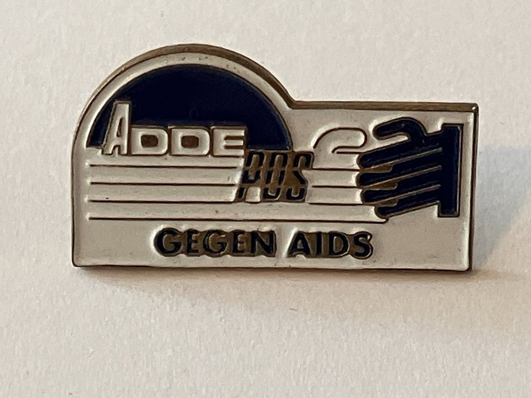 Placchette & Badge: 1 Pin Adde POS gegen Aids – Usato da Basel venduto da djwwpp