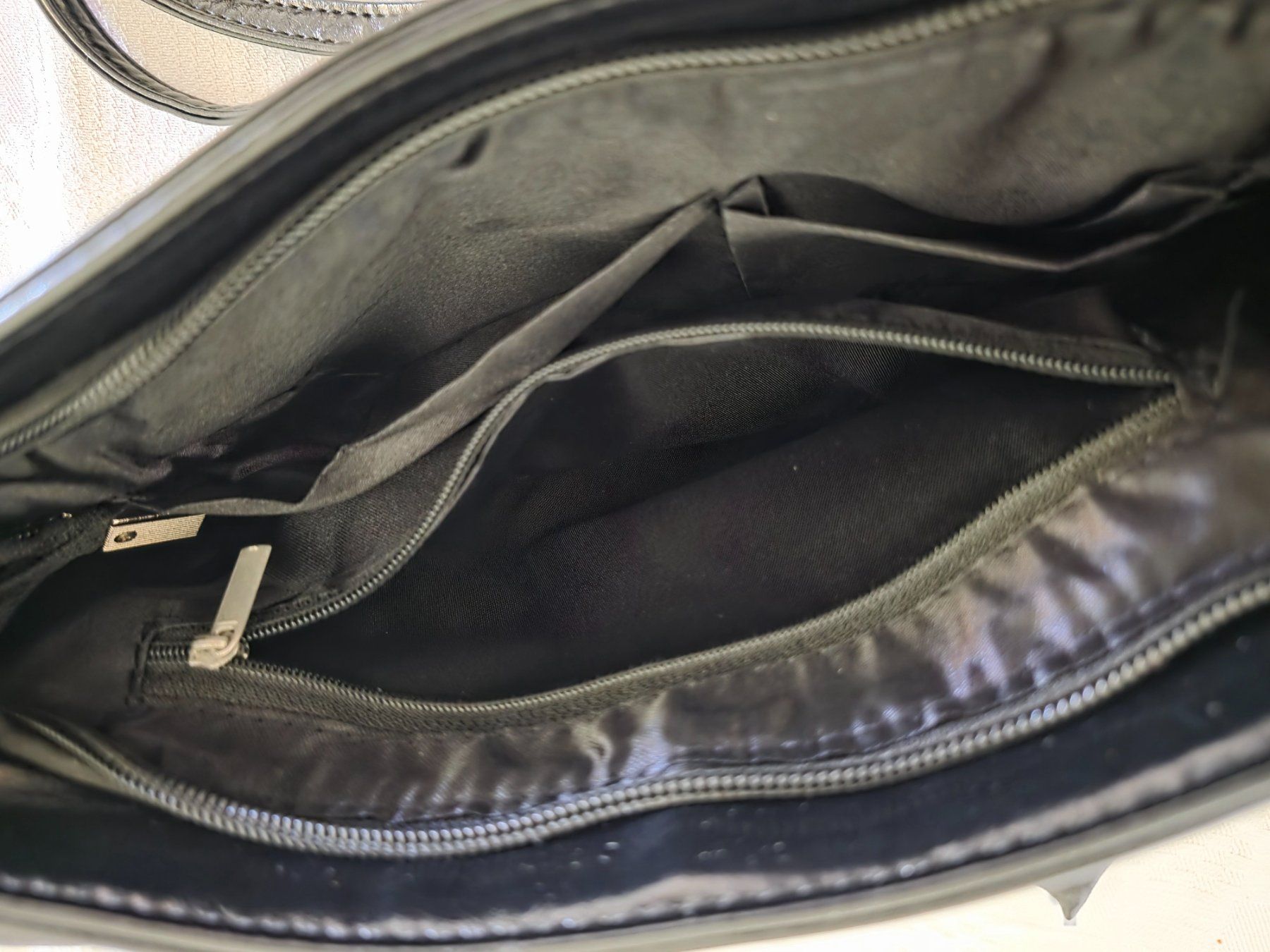 Taschen für Damen: Handtasche aus Kunstleder – Gebraucht aus Oberdorf SO von julian027 3