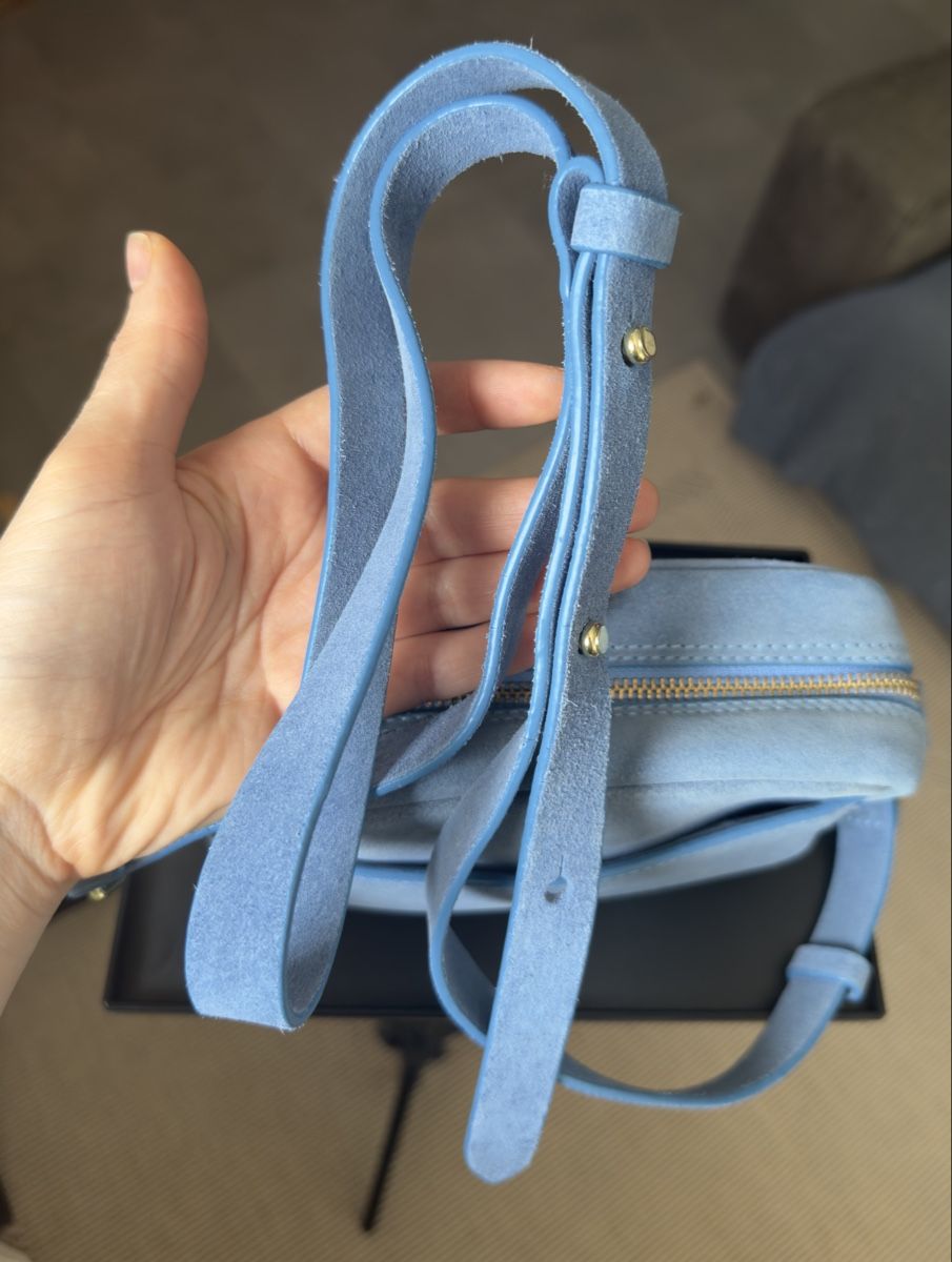 Levi's Sacs femmes: Sac Levi’s en daim bleu clair – cuir véritabl – Neuf (Voir description) à Vuippens par Anna_as 6