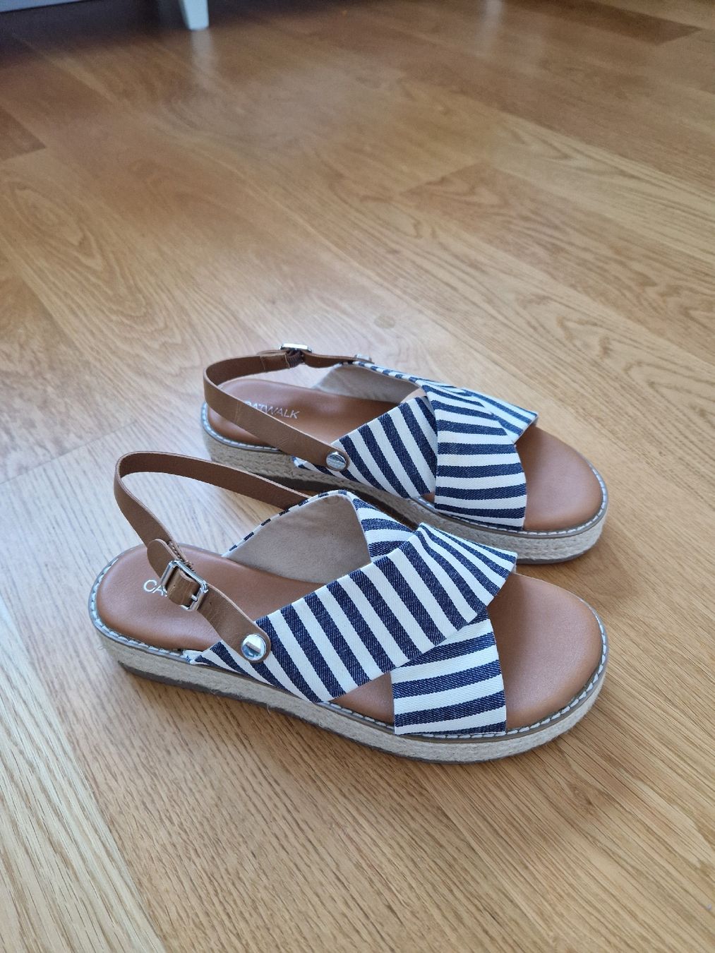 Scarpe da donna: Sandalen Catwalk – Nuovo (secondo la descrizione) da Winterthur venduto da jamz77d 1