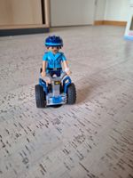 Polizistin mit Balance-Racer (6877)
