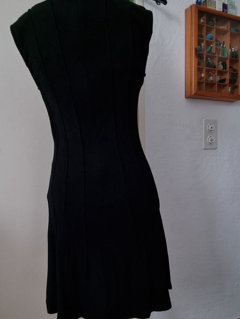 Robes: Kleid, Rock schwarz Gr. S – Neuf (Voir description) à Geroldswil par Agapanthus22 1