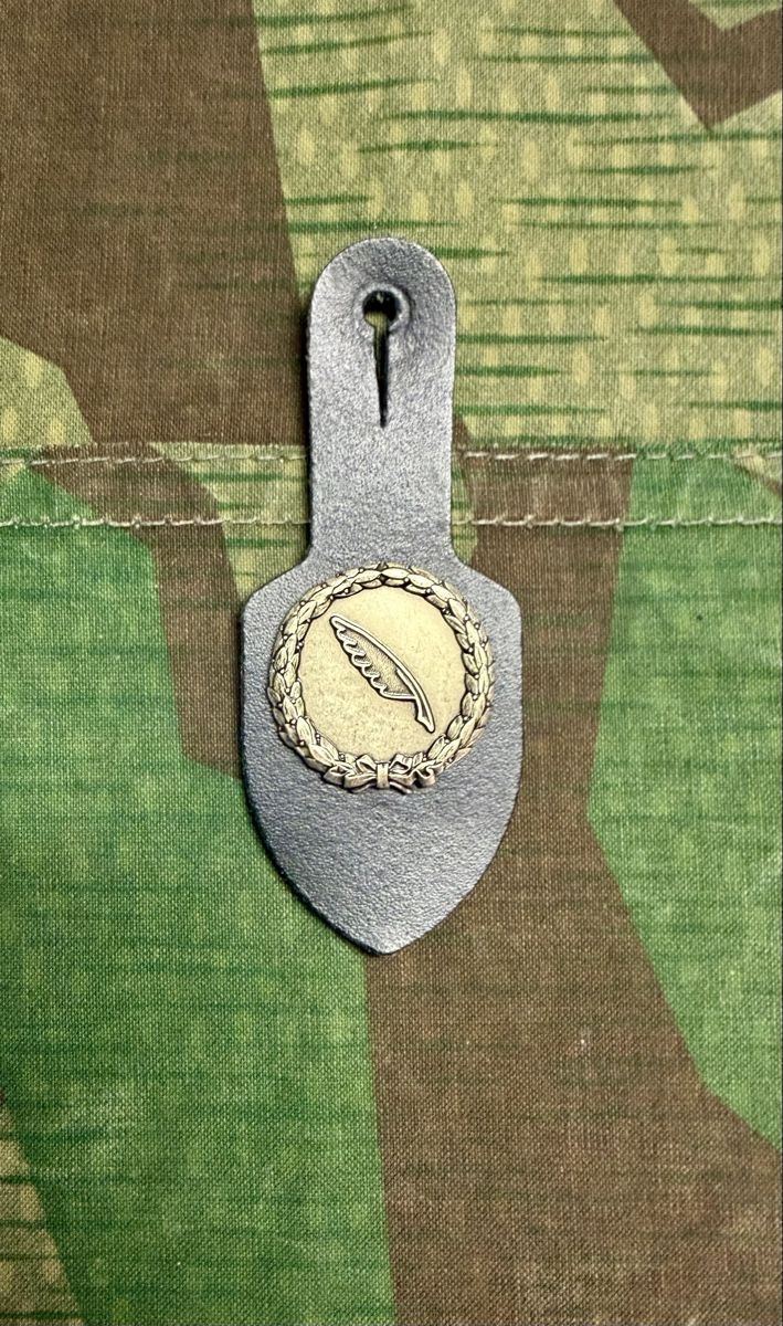 Schweizer Armee Uniformi: Schweizer Armee / Uniform / Militaria / Armee / Tenue A – Usato da Romanshorn venduto da Romolo_Blu