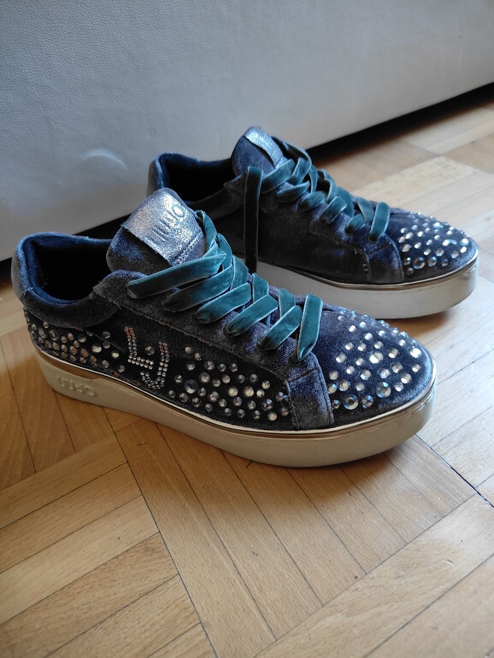 Scarpe da donna: Baskets Liu Jo en velours gris avec strass - Taille 38 – Nuovo (secondo la descrizione) da Biel/Bienne venduto da Edi5Roli3 5