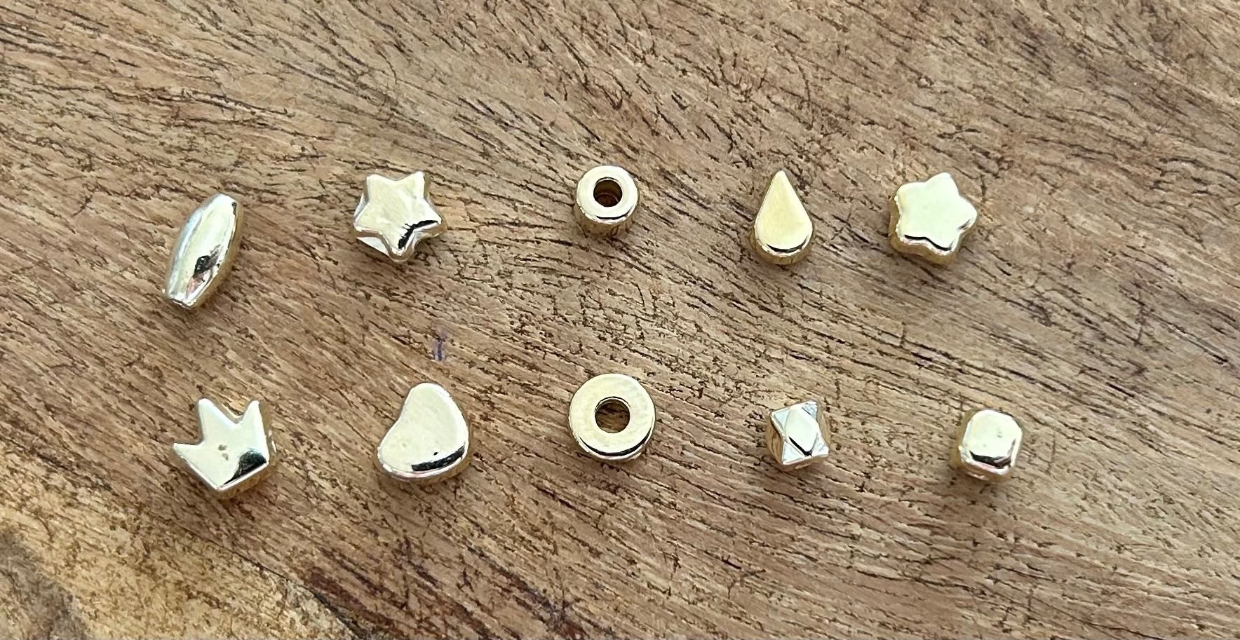 Perle (finte): Bastelperlen Set goldfarben in Organizer Box – Nuovo e nell'imballaggio originale da Geneve venduto da vane267 1