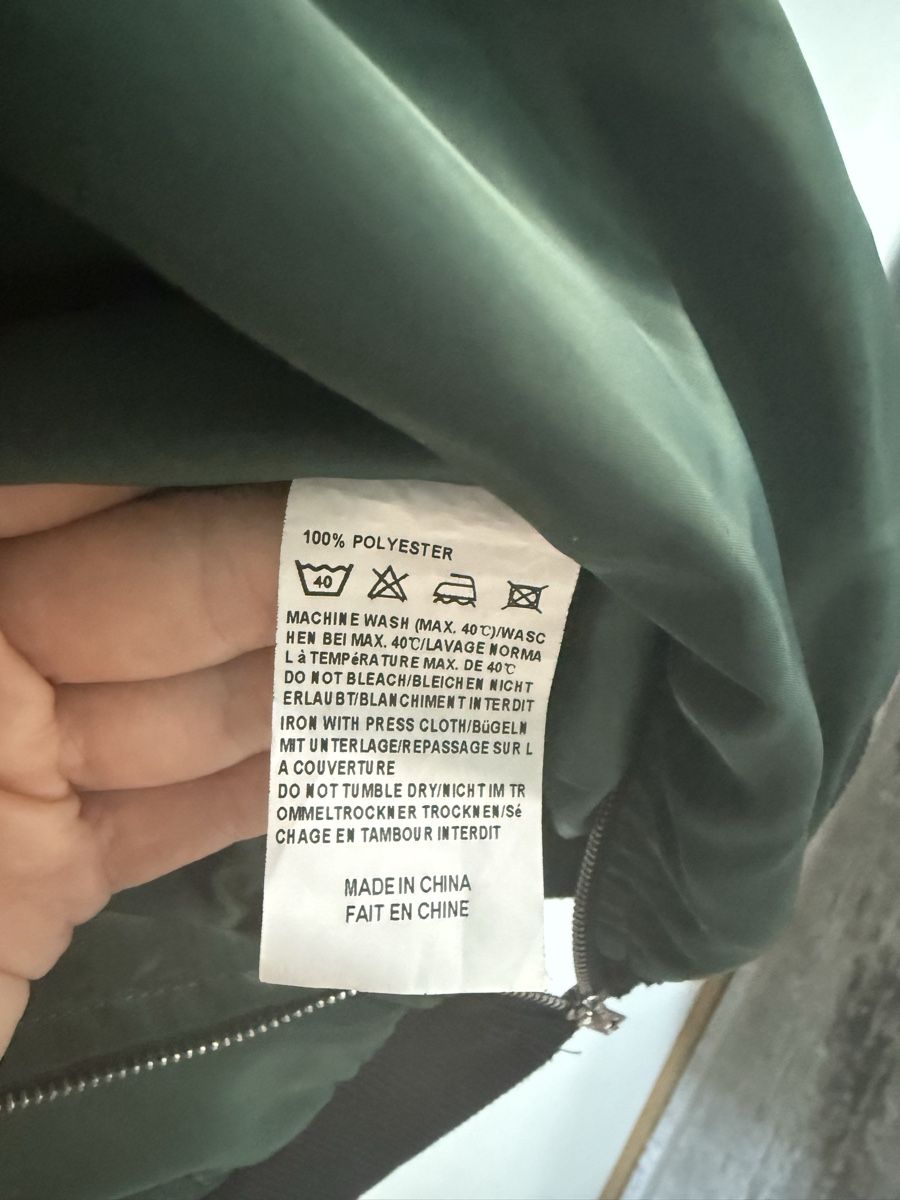 Jacken: Olive Green Bomber Jacket – Size S – Neu (gemäss Beschreibung) aus Genève von fat_5zzp 2