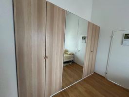 3-türiger Kleiderschrank mit Spiegel