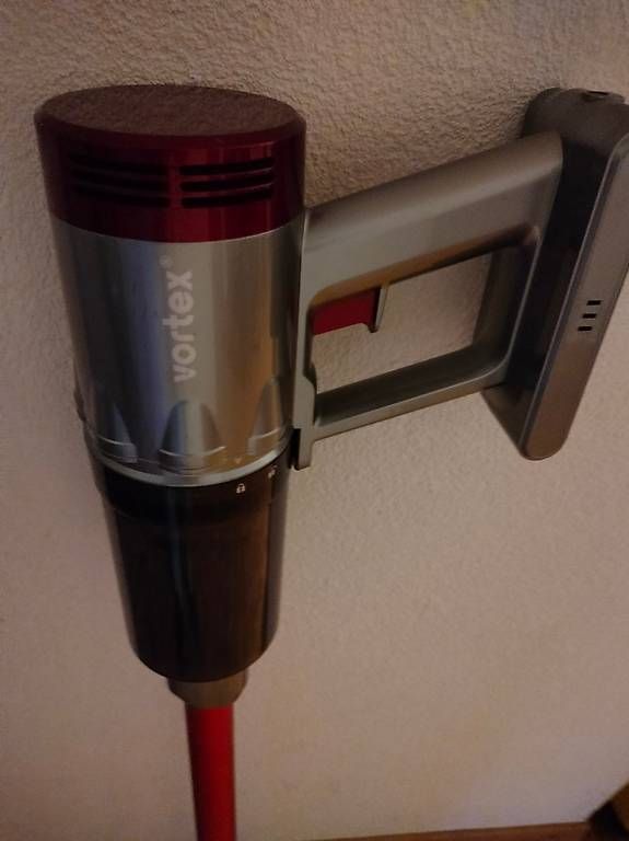 Aspirapolveri & Accessori: Aspirateur balais électrique – Usato da chavannes venduto da firstuser 1