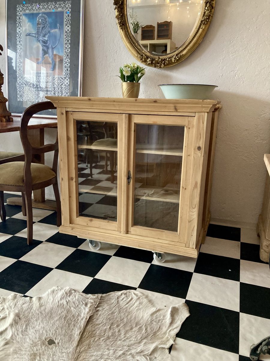 Vetrine: Tannenholz Vitrine – Usato da Hagenbuch ZH venduto da bromaer 1