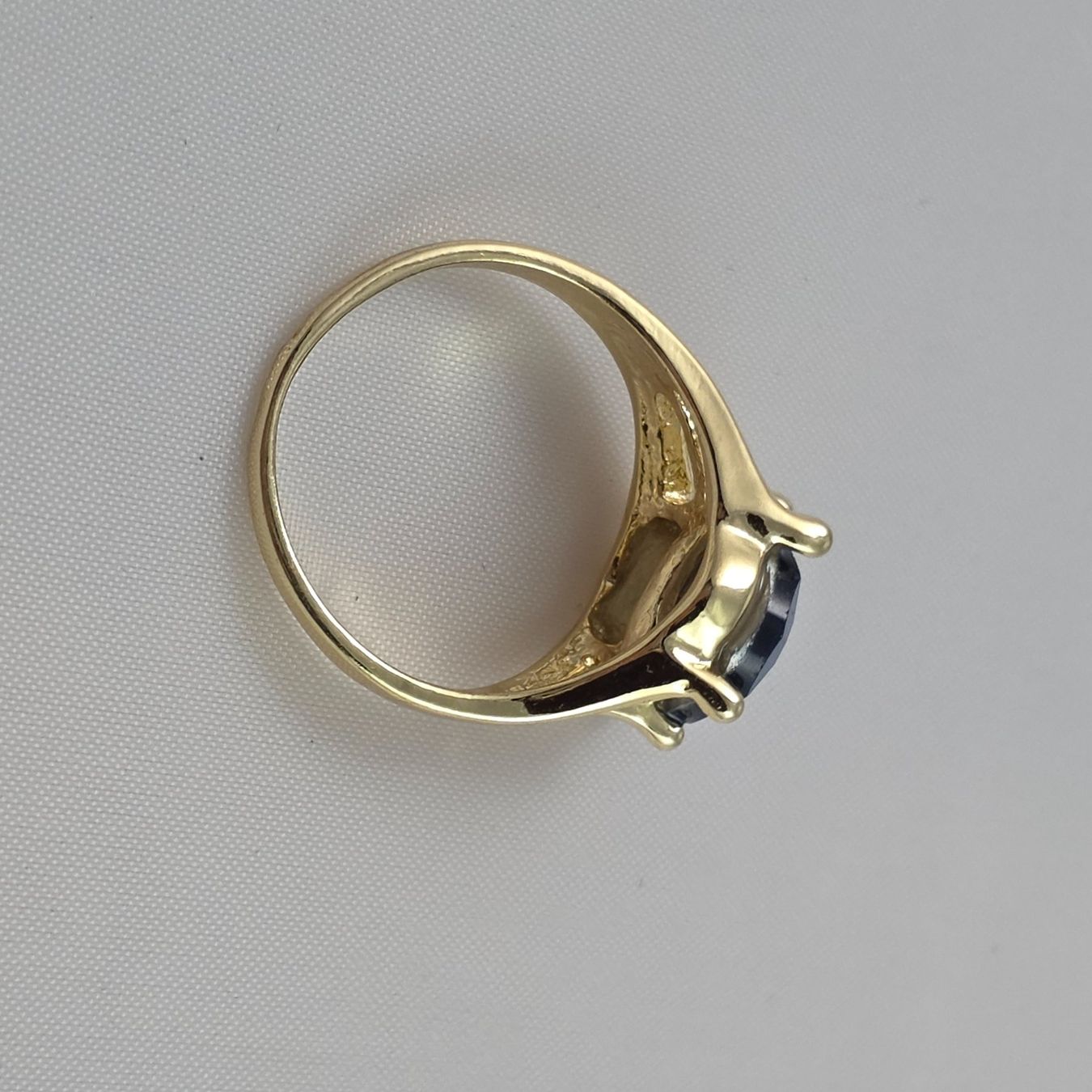 Anelli: Goldfarbener Ring blauer Stein M/L       704 – Usato da Wald ZH venduto da Martin79 4