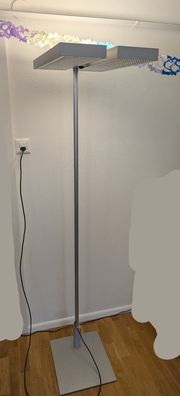 Regent Lampade: REGENT Stehlampe >17'000 Lumen – Usato da Riehen venduto da Arginin