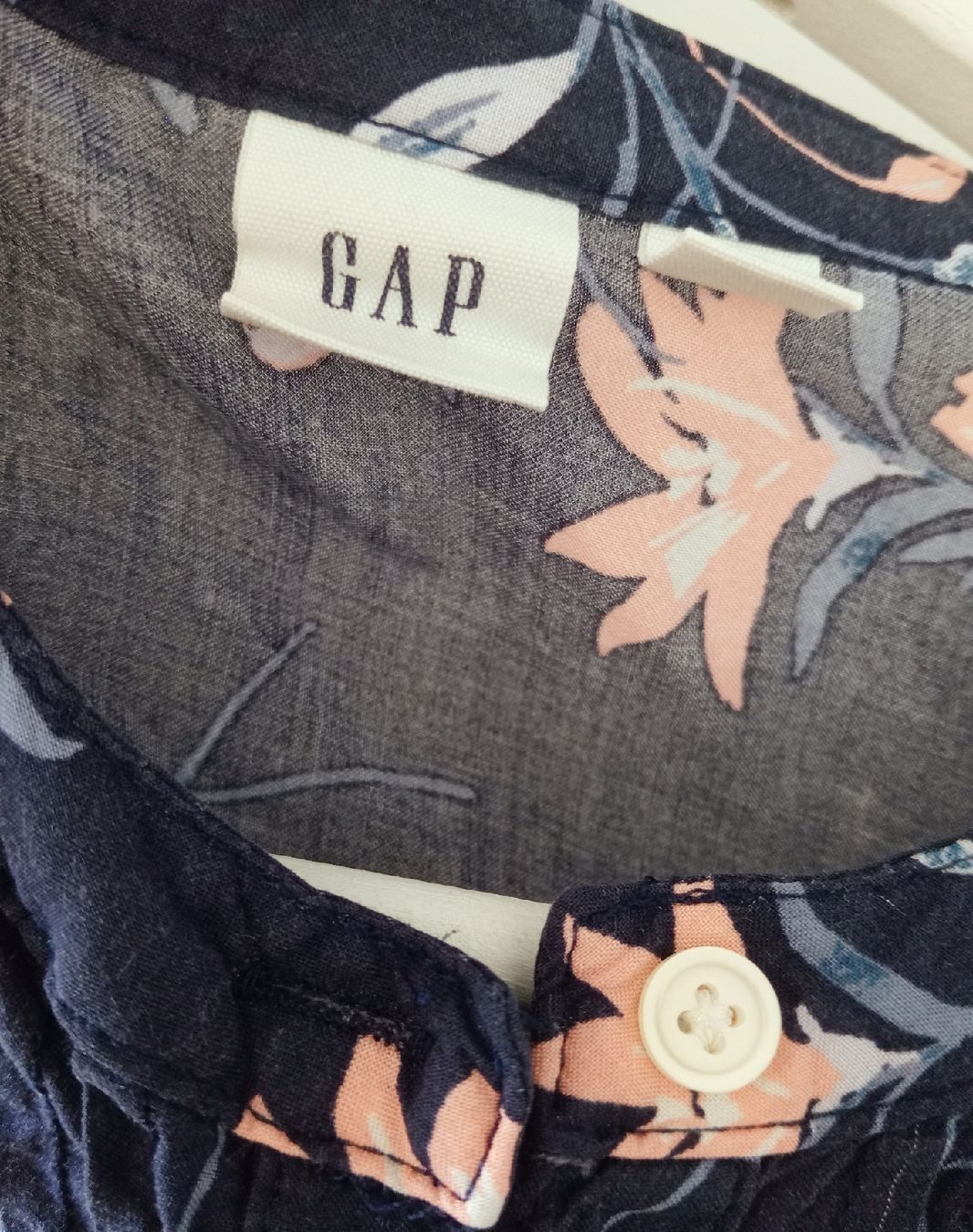 Gap Blusen: Gap Bluse Viscose, Blau, Blumenmuster, Gummibund, XS – Gebraucht aus Allschwil von Evgeniia78 4