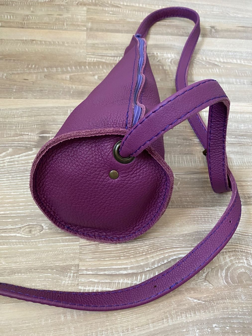 Borse da donna: Schicke violette Ledertasche / Beutel – Nuovo (secondo la descrizione) da Estavayer-le-Lac venduto da Mimmy02 1