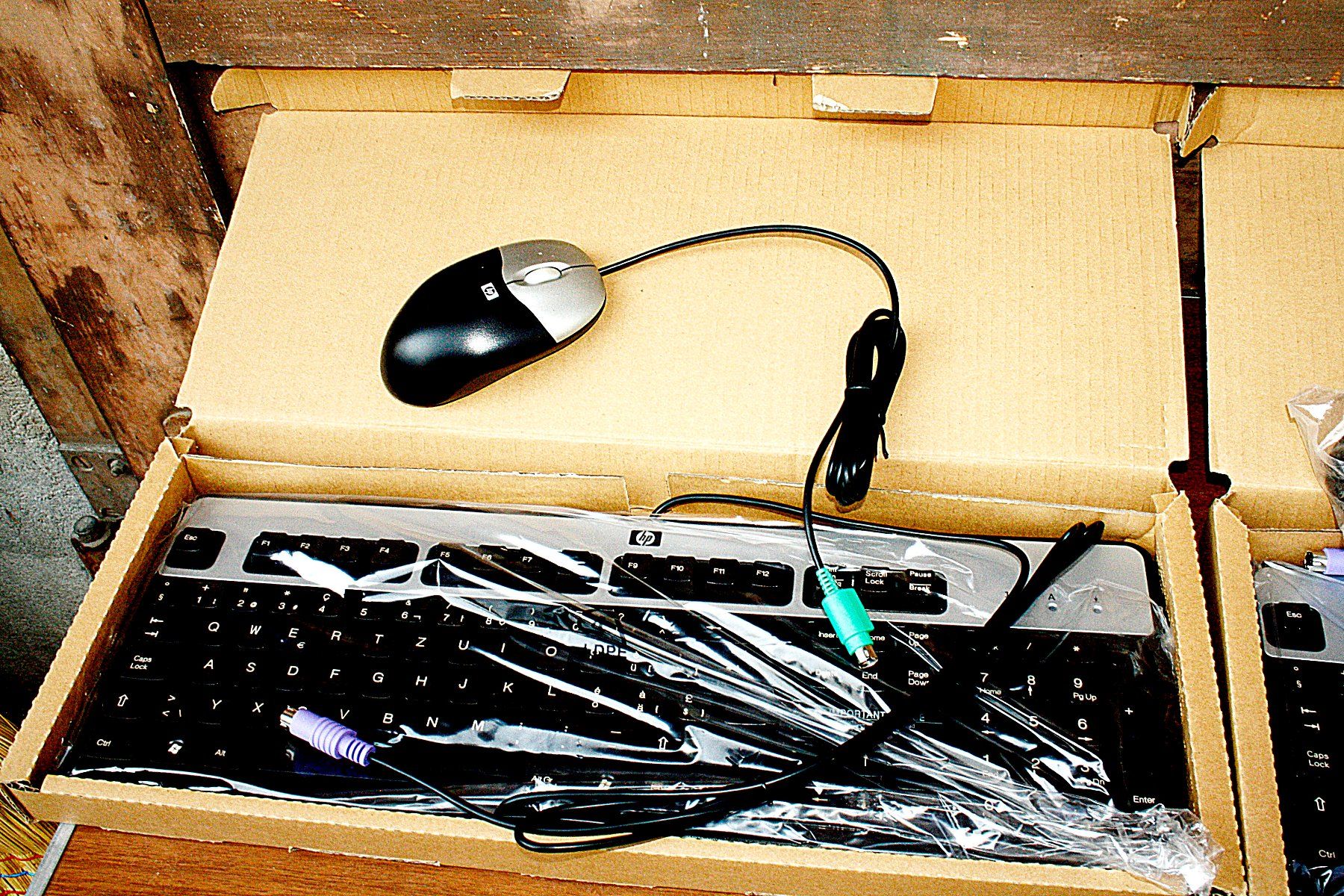 Tastaturen: Keyboard mit Maus  Verkaufe ein Keyboard mit Maus. – Gebraucht aus Baar von 2cvbaar 1