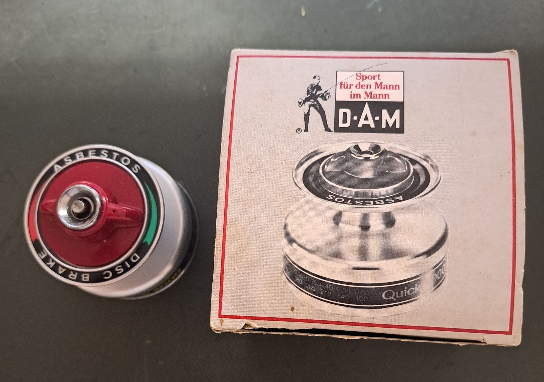 Dam Tamburi & Mulinelli: Ancienne bobine réserve Dam Quick 2000 Ersatzspule antik – Nuovo e nell'imballaggio originale da Fribourg venduto da versus702