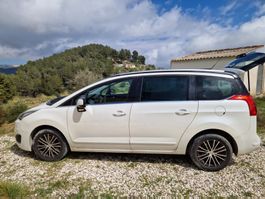 Peugeot 5008, 1.6 HDi, 2011-Auto spaziosa per la famiglia!