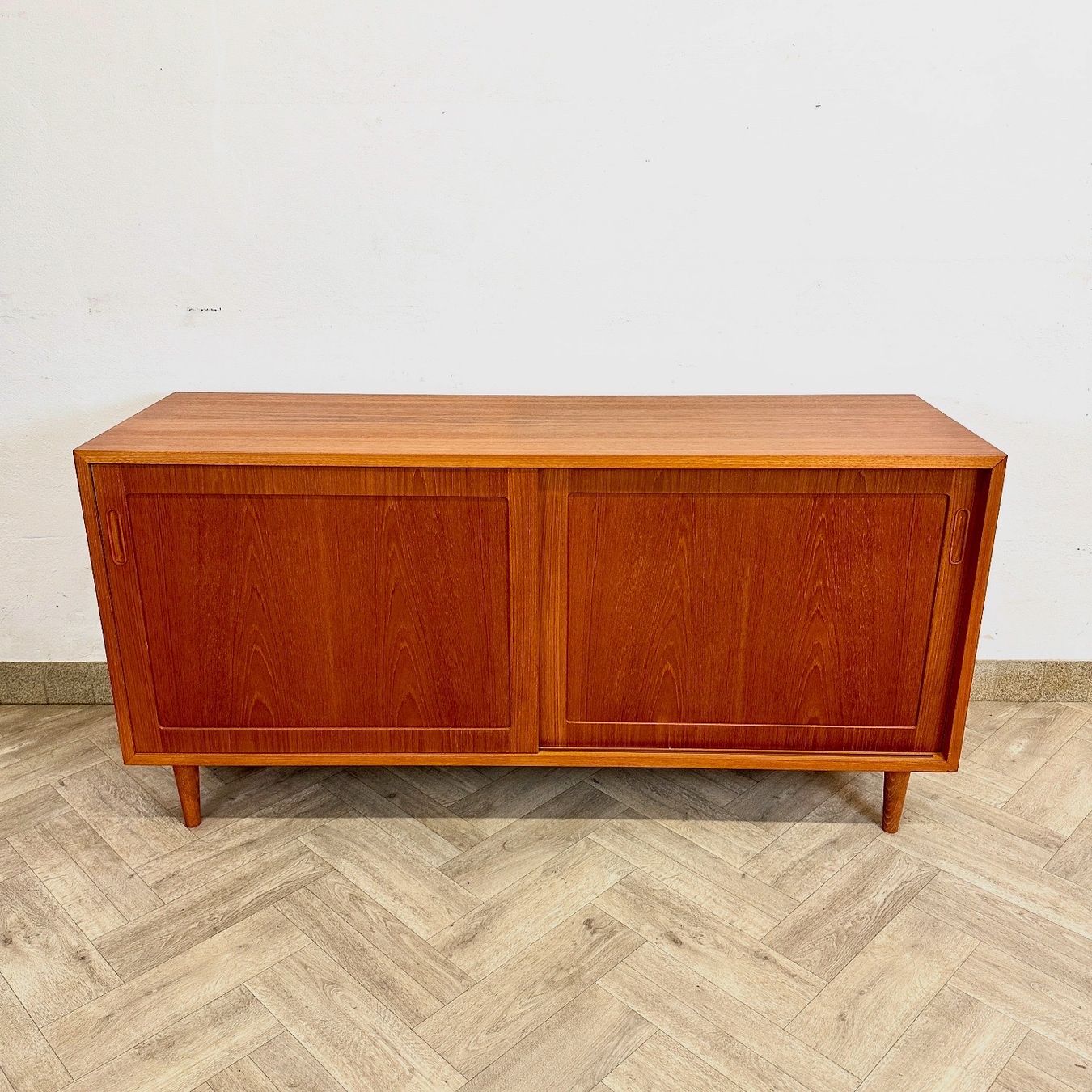 Cassettiere: Poul Hundevad dänisches teak Sideboard / Lowboard – Usato da basel venduto da vintory.ch 4