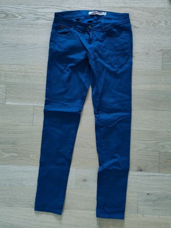 Stylische Zara Core Denim Damenhose - Größe 36